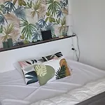 Appartamento Sophie Dispo Dès Le 14 Juin Jusqu'au 26 Juillet Et Novembre 50m Des Cures Avec Son Coin Nuit Cosy Petit Balcon Vue Dégagée Wifi Place Parking Ascenseur