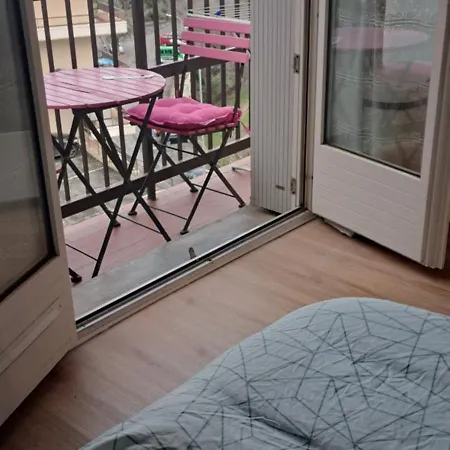Oriente Nord Frais Bien Ventile Grand Balcon Wifi Parking Vue Etage Superieur Apartman *
