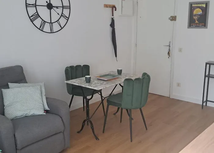Sophie Dispo Des Le 14 Juin Jusqu'au 20 Aout Et Novembre 50m Des Cures Avec Son Coin Nuit Cosy Petit Balcon Vue Degagee Wifi Place Parking Ascenseur 艾美丽·莱斯·班恩斯·帕尔